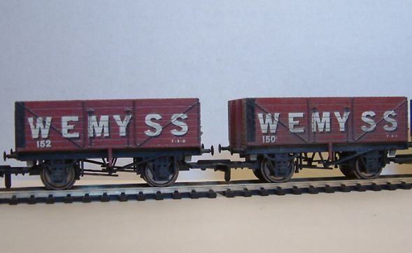 WPR Wagons 1 weathered 1 not weathered